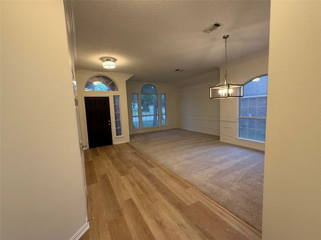 9005 Trails Edge Drive, North Richland Hills, TX 76182