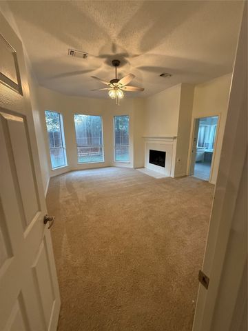 9005 Trails Edge Drive, North Richland Hills, TX 76182