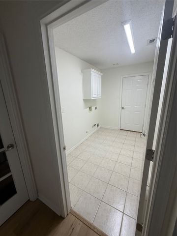 9005 Trails Edge Drive, North Richland Hills, TX 76182