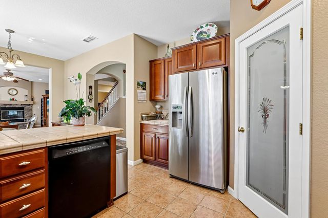 2489 W Burberry Way, Sacramento, CA 95835