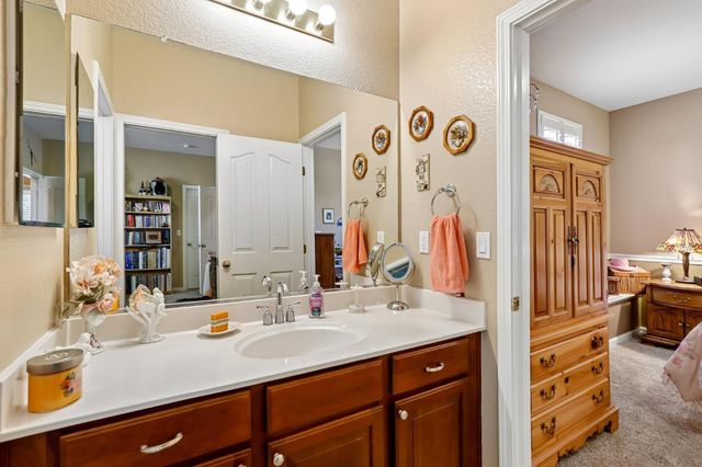 2489 W Burberry Way, Sacramento, CA 95835