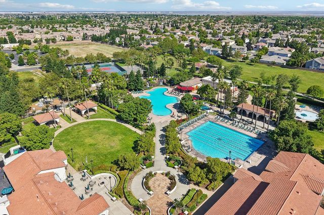 2489 W Burberry Way, Sacramento, CA 95835