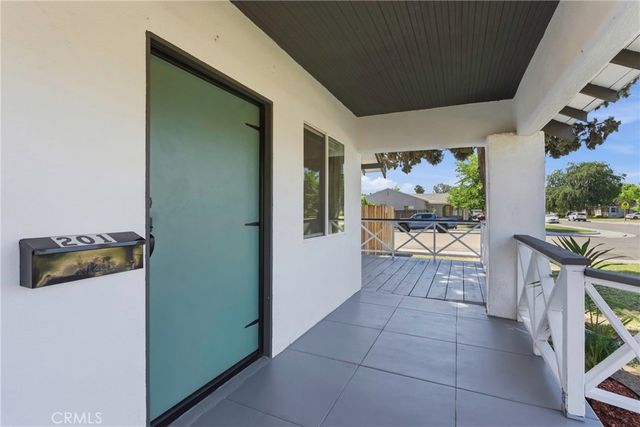 201 Lincoln Street, Bakersfield, CA 93305