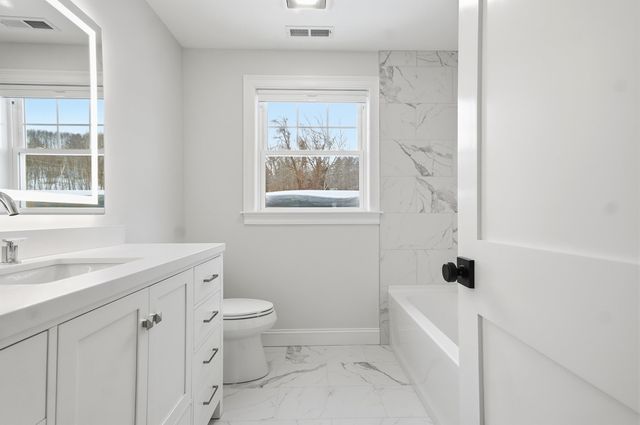 84 Blacksnake Road B, Seabrook, NH 03874