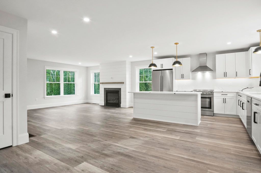 84 Blacksnake Road B, Seabrook, NH 03874