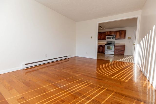 39 Old Hackett Hill Rd Apt 3F, Manchester, NH 03102