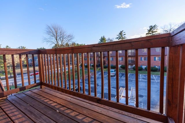 39 Old Hackett Hill Rd Apt 3F, Manchester, NH 03102