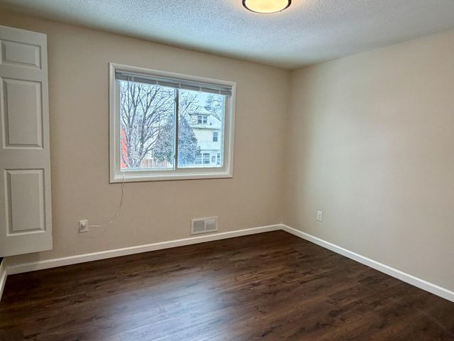 3225 4th Avenue S, Minneapolis, MN 55408