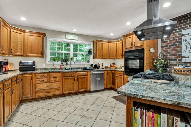 718 Dewind Drive, Pikeville, TN 37367