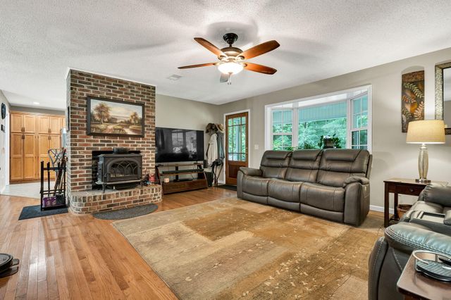 718 Dewind Drive, Pikeville, TN 37367