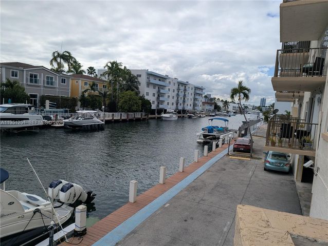 3948 NE 169th St 203, North Miami Beach, FL 33160