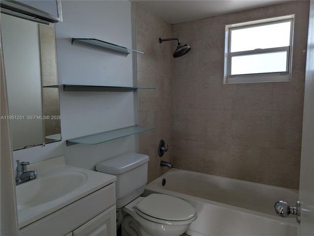 3948 NE 169th St 203, North Miami Beach, FL 33160