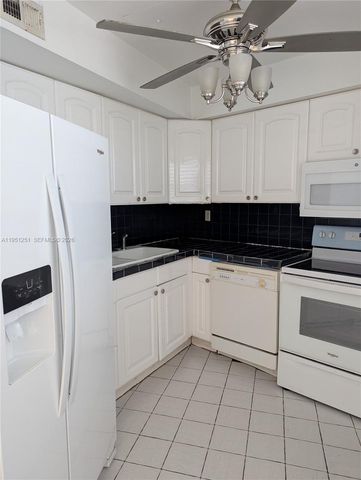 3948 NE 169th St 203, North Miami Beach, FL 33160