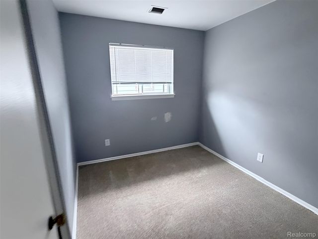 41 E Sheffield Avenue, Pontiac, MI 48340