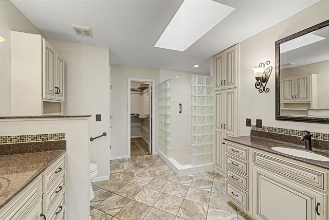 629 Arrowhead Ln, Salina, KS 67401