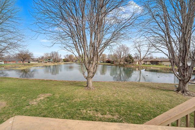 629 Arrowhead Ln, Salina, KS 67401