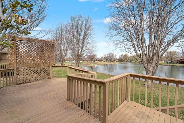 629 Arrowhead Ln, Salina, KS 67401