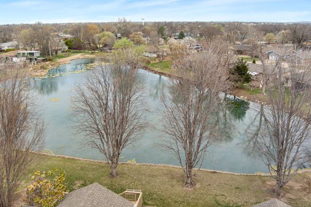 629 Arrowhead Ln, Salina, KS 67401