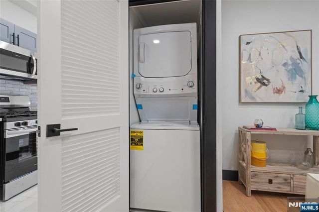 391 Central Avenue 5, Jersey City, NJ 07307