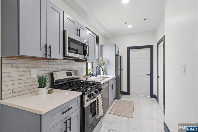 391 Central Avenue 5, Jersey City, NJ 07307