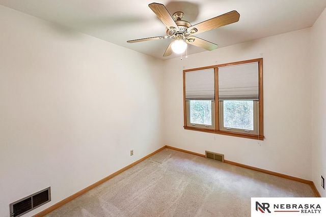 2406 S 46th Street, Omaha, NE 68106