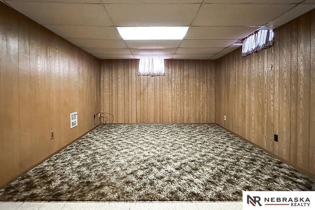 2406 S 46th Street, Omaha, NE 68106