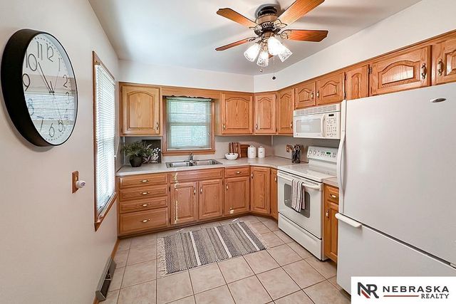 2406 S 46th Street, Omaha, NE 68106