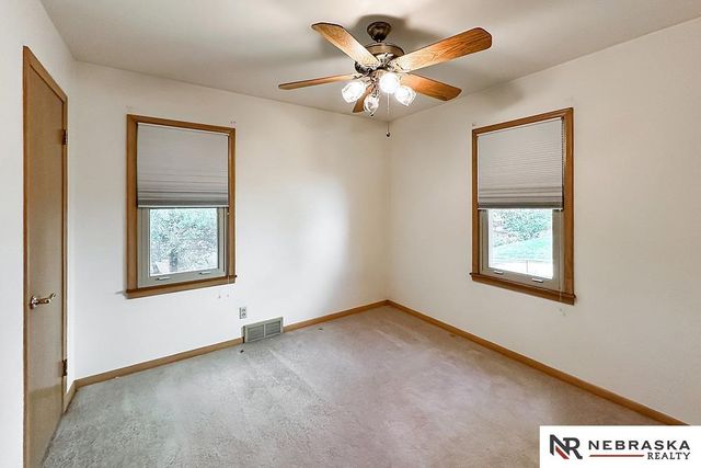 2406 S 46th Street, Omaha, NE 68106