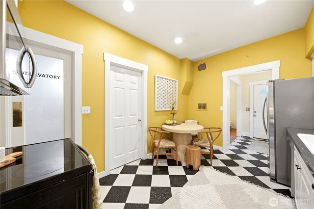 1110 NW 70th Street, Seattle, WA 98117
