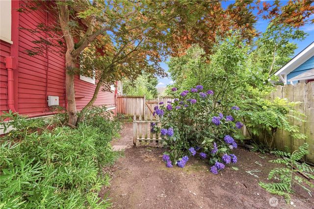 1110 NW 70th Street, Seattle, WA 98117