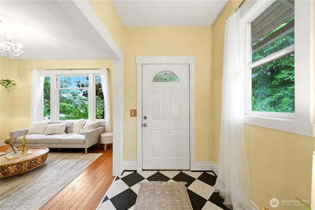 1110 NW 70th Street, Seattle, WA 98117