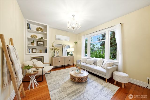 1110 NW 70th Street, Seattle, WA 98117
