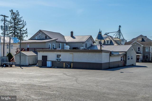 905 W MAIN ST, Mount Joy, PA 17552