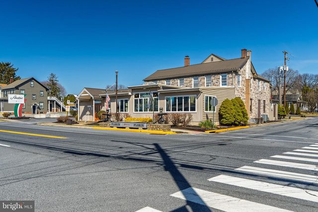 905 W MAIN ST, Mount Joy, PA 17552