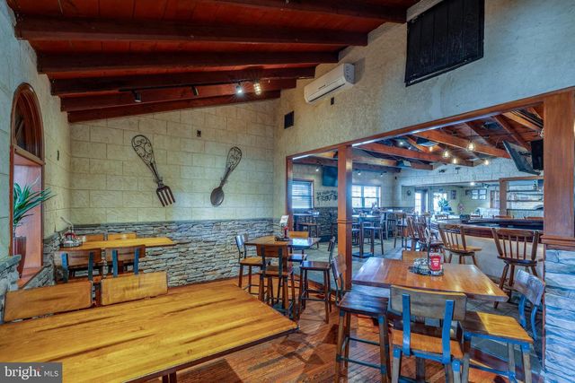 905 W MAIN ST, Mount Joy, PA 17552