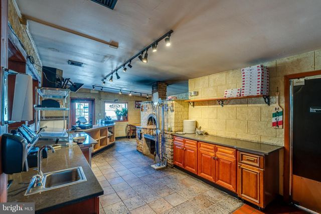 905 W MAIN ST, Mount Joy, PA 17552