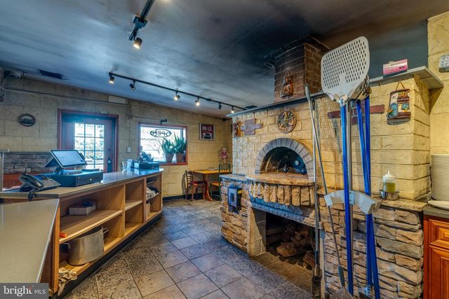 905 W MAIN ST, Mount Joy, PA 17552