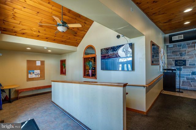 905 W MAIN ST, Mount Joy, PA 17552