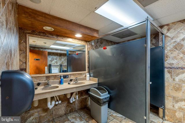 905 W MAIN ST, Mount Joy, PA 17552