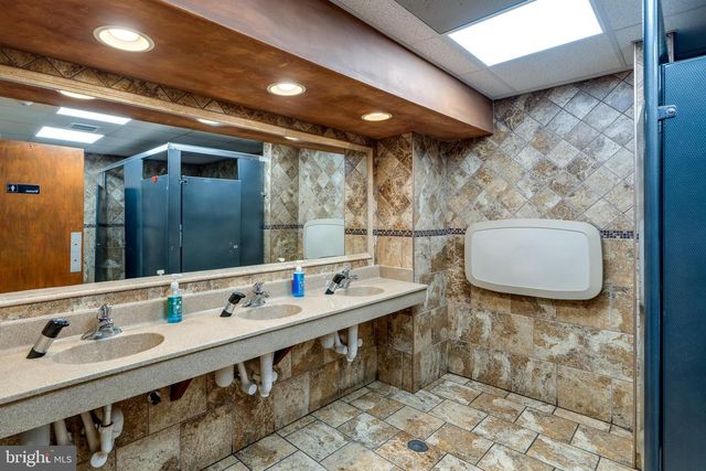 905 W MAIN ST, Mount Joy, PA 17552