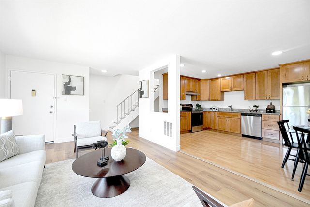 410 Auburn Way 42, San Jose, CA 95129