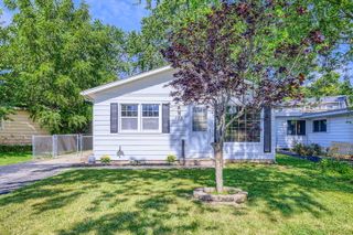 328 Hillandale Street, Round Lake, IL 60073