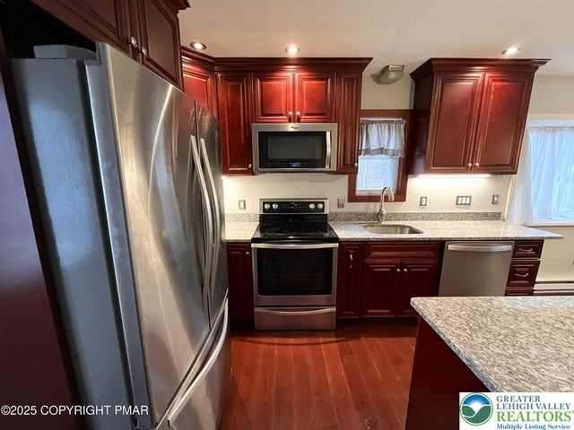 9 Pinoak Drive, Penn Forest Twp, PA 18229