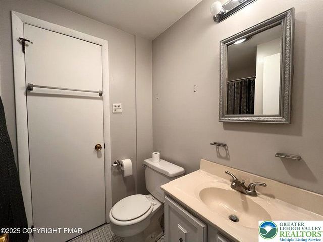 9 Pinoak Drive, Penn Forest Twp, PA 18229