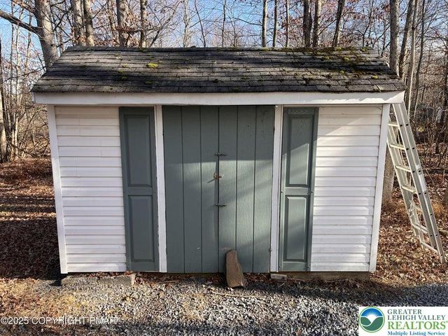 9 Pinoak Drive, Penn Forest Twp, PA 18229