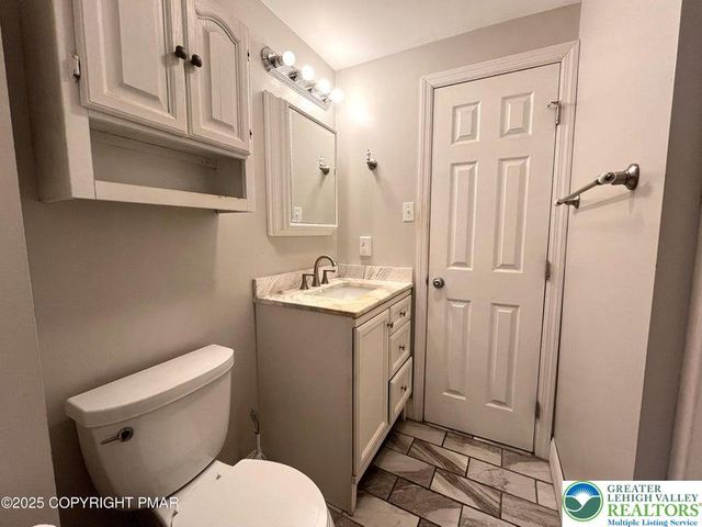 9 Pinoak Drive, Penn Forest Twp, PA 18229