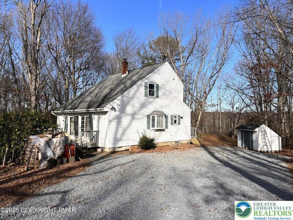 9 Pinoak Drive, Penn Forest Twp, PA 18229