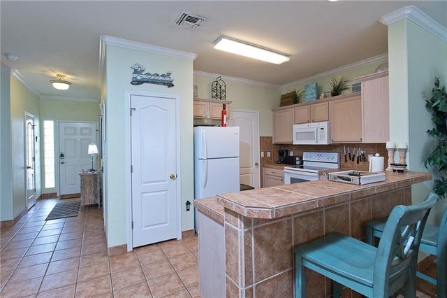 15110 Leeward Dr 203, Corpus Christi, TX 78418