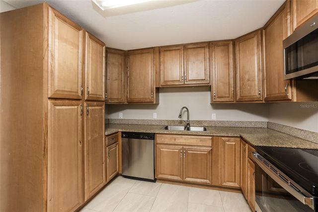 2001 WOODLAND DRIVE, Apopka, FL 32703