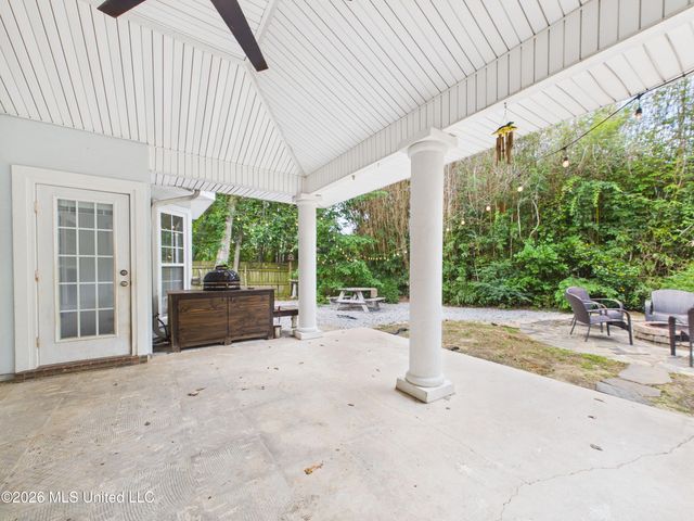 4007 Belle Terre Court, Ocean Springs, MS 39564